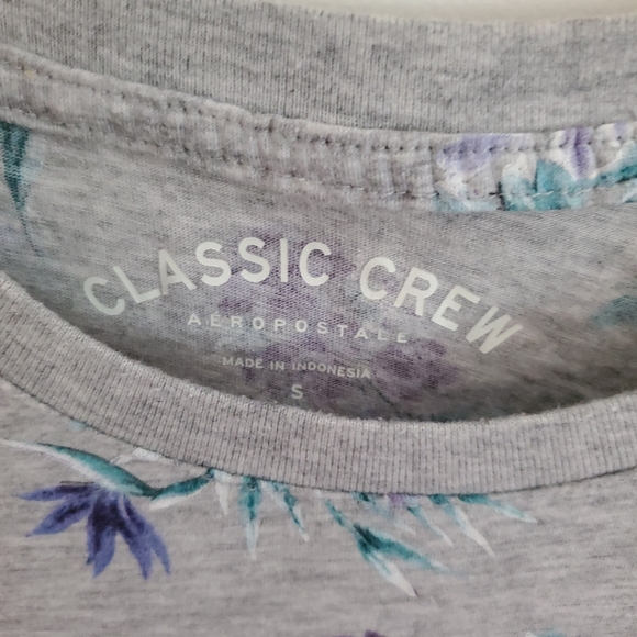 Aeropostale "Aero" flowered Small Tee - Picture 3 of 3